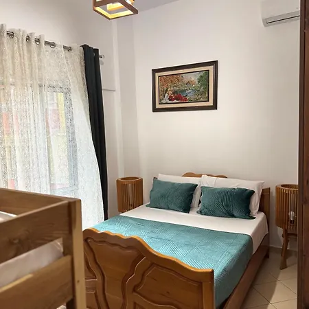 , Beach-house Free Parking *