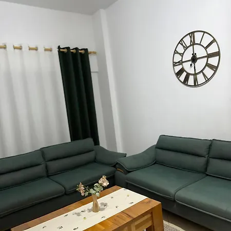 Apartment , Beach-house Free Parking
